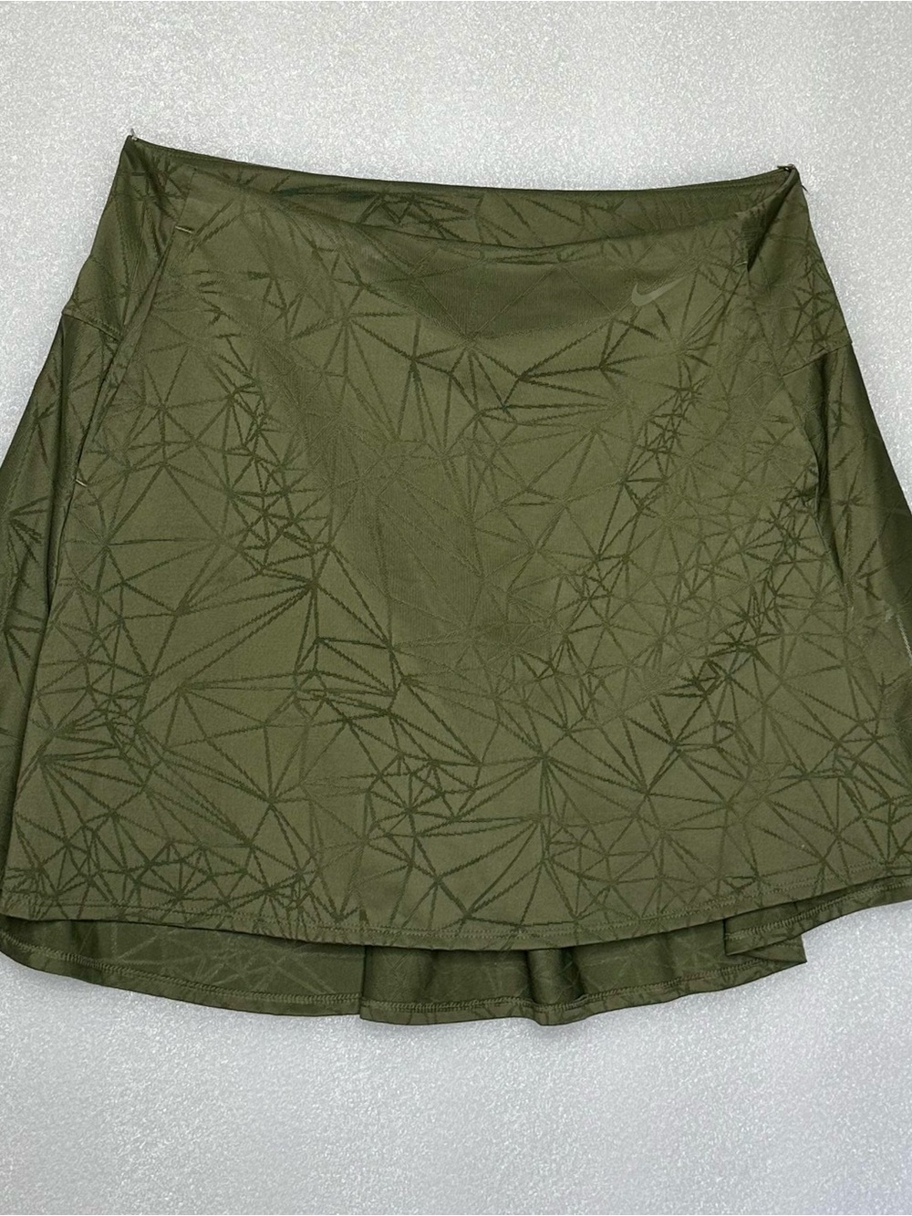 Nike Breathe Fairway Golf / Tennis Skirt in Olive Geometric Jacquard Print NWT